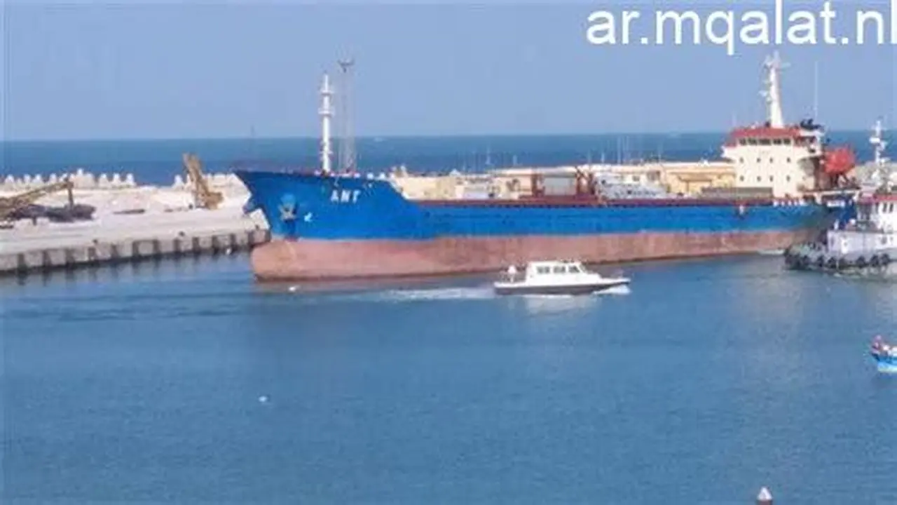 عودة الملاحة.. استئناف العمل بميناء العريش المصري بعد تحسن استقرار الحالة الجوية